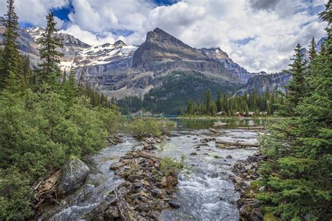 “Mountains and Rivers: A Song of Nature’s Grandeur!”